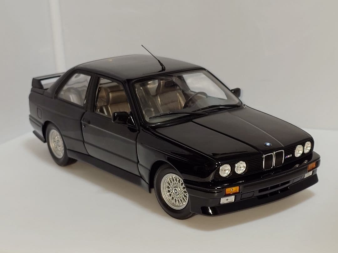 ミニチャンプス  M3 ストリート 1/18 ミニカー ブラック