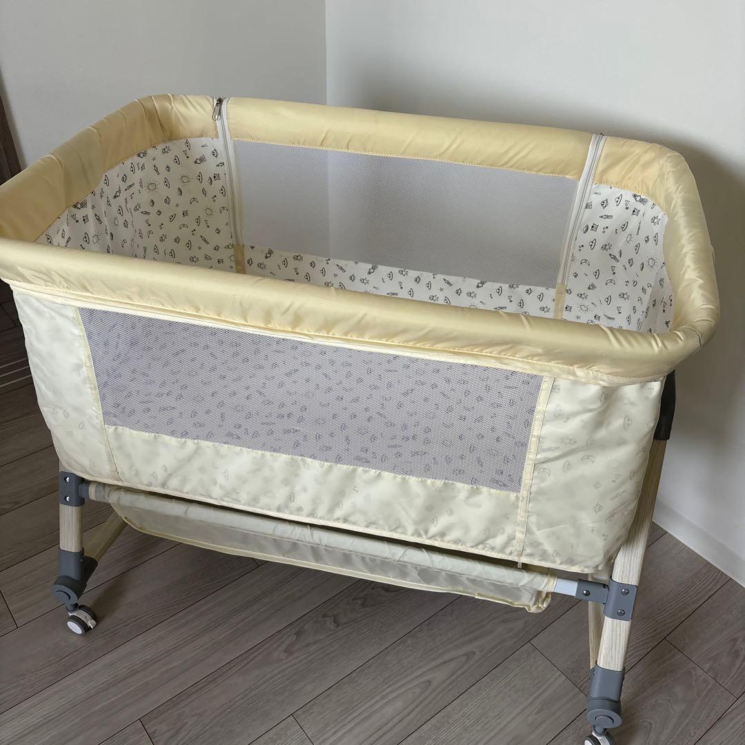 美品⭐︎ 値下げ！折りたたみ式　ベビーベッド　収納付き 付属品完備