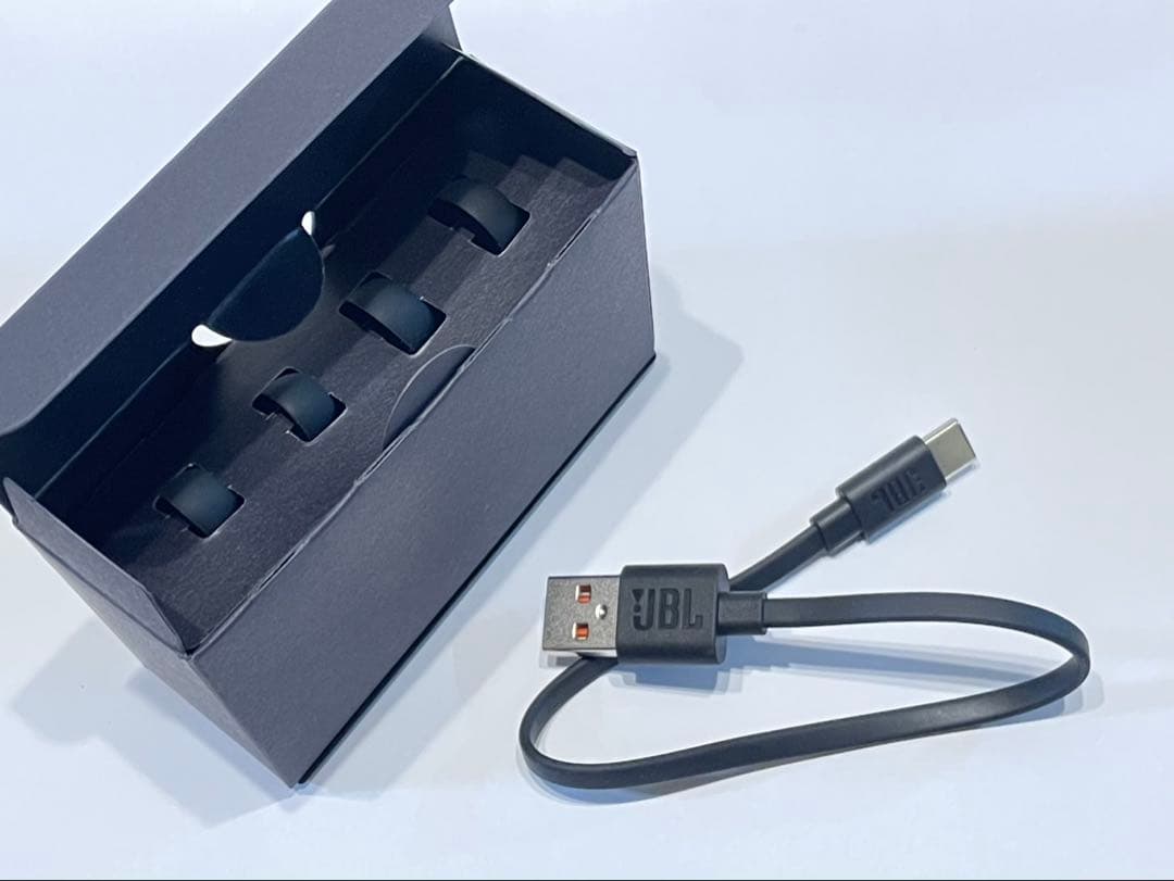 JBL Tour Pro 2 ワイヤレスイヤホン（充電ケース+左耳のみ+カバー）