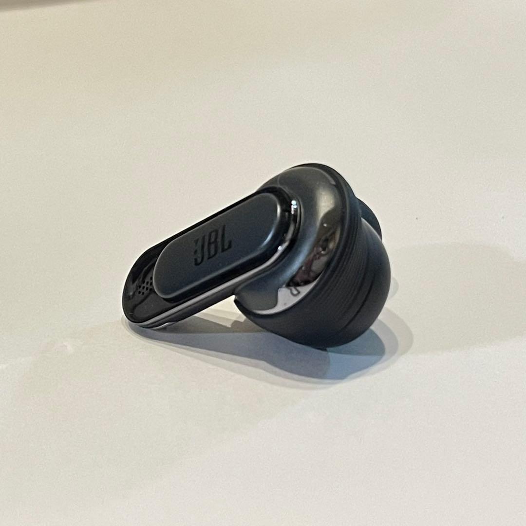 JBL Tour Pro 2 ワイヤレスイヤホン（充電ケース+左耳のみ+カバー）