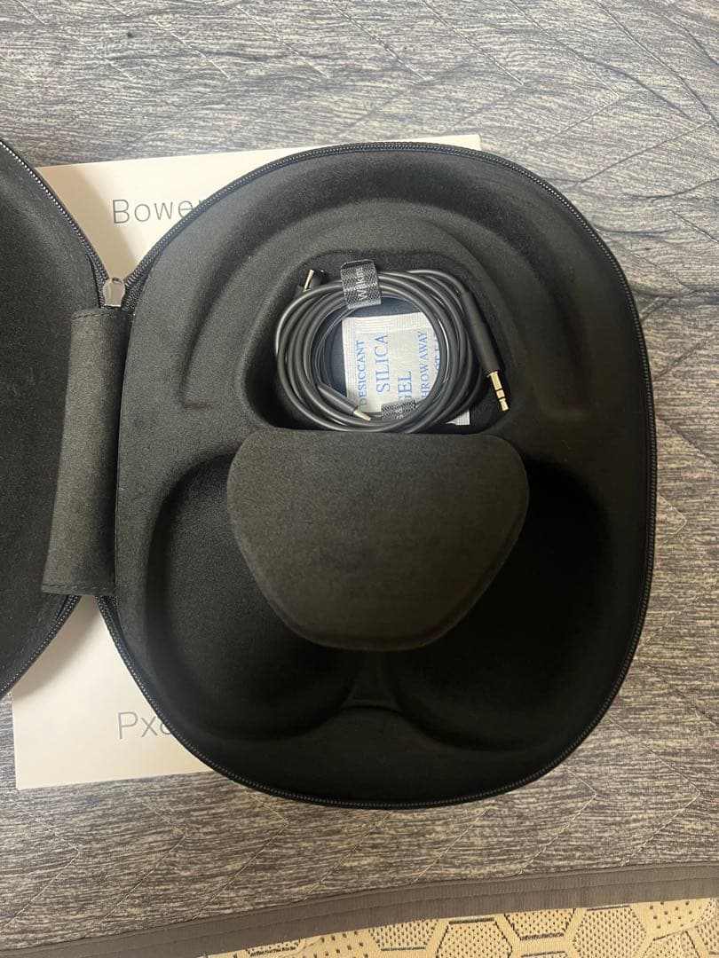 Bowers & Wilkins Px8 ワイヤレスヘッドフォン