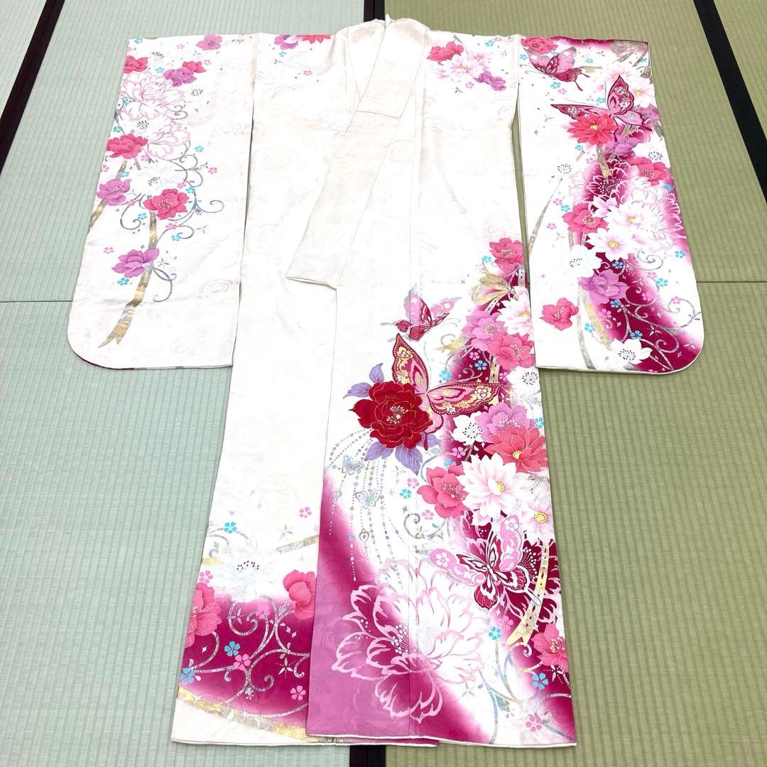 ☆中古品☆振袖　単品　正絹　白系花・蝶模様B級品汚れ有り振袖