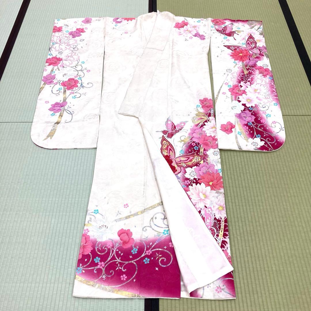 ☆中古品☆振袖　単品　正絹　白系花・蝶模様B級品汚れ有り振袖