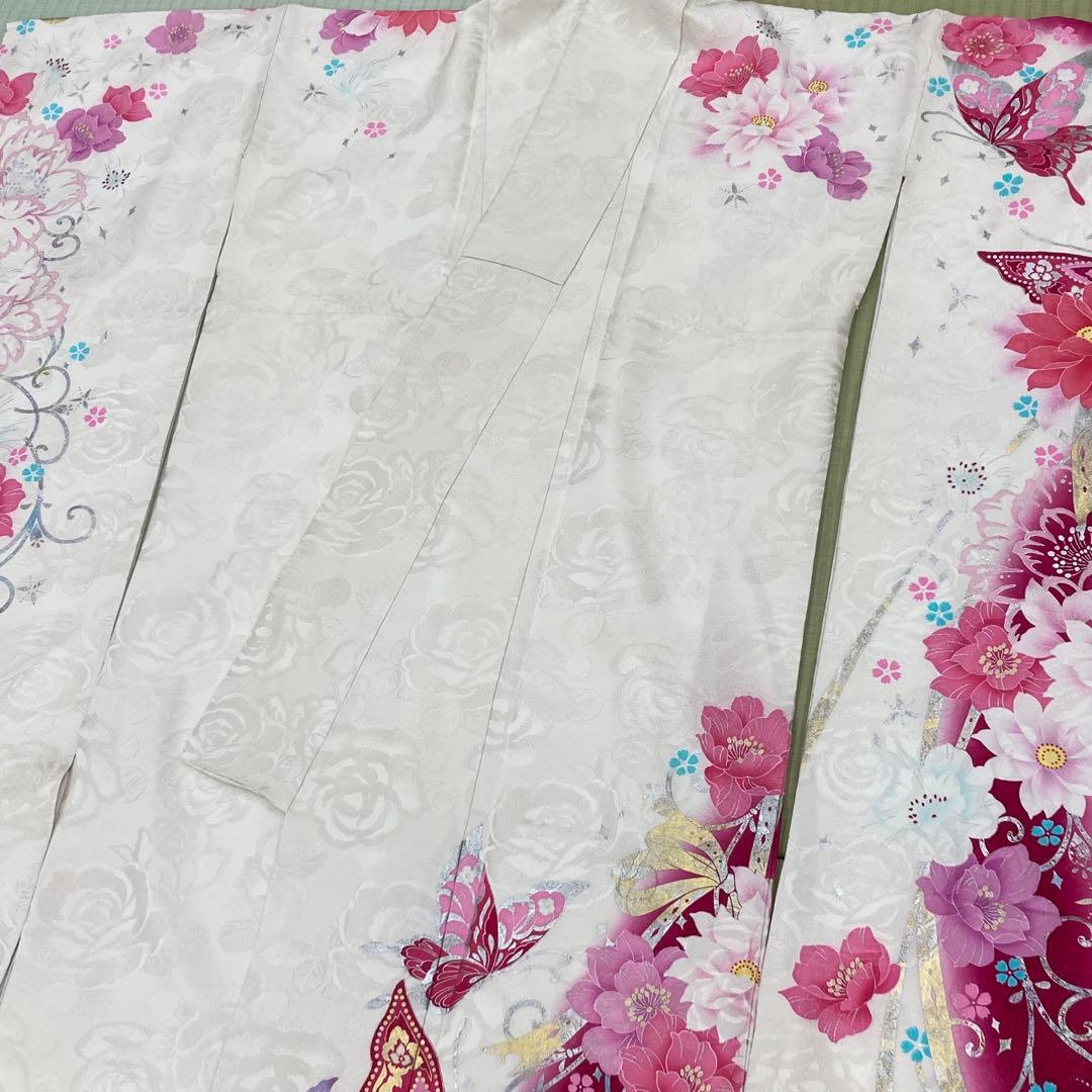 ☆中古品☆振袖　単品　正絹　白系花・蝶模様B級品汚れ有り振袖