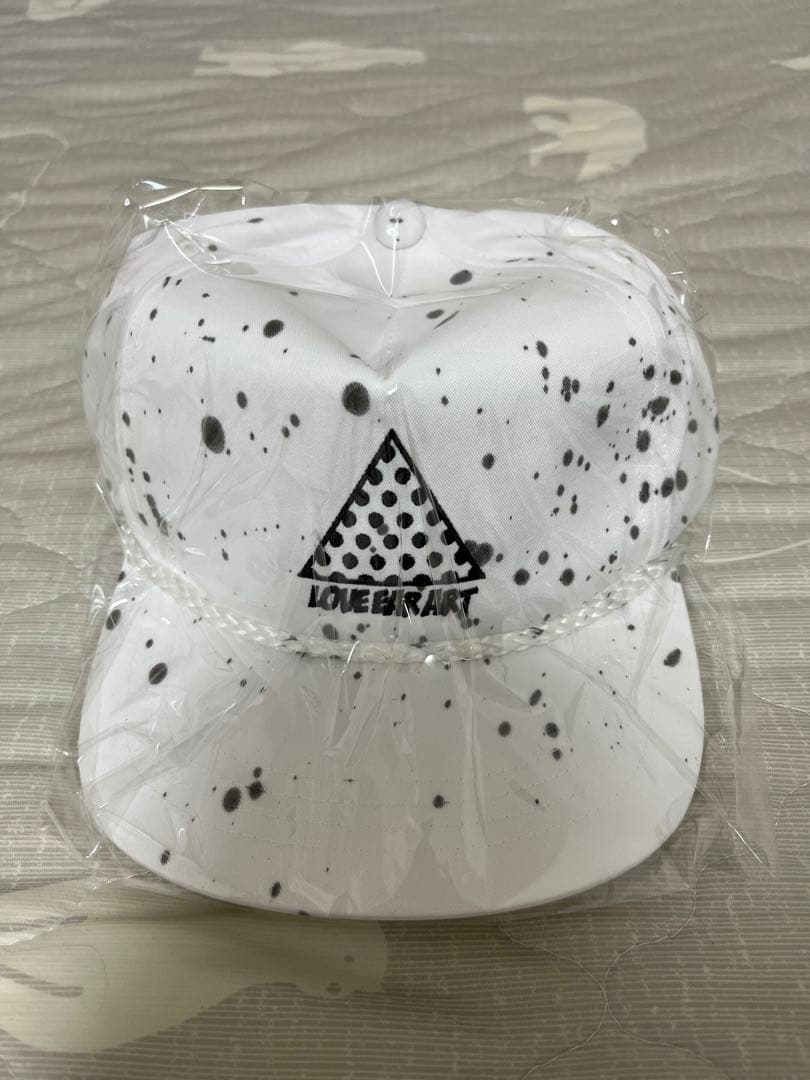 LOVE EAR ART 個展限定 メッシュキャップ