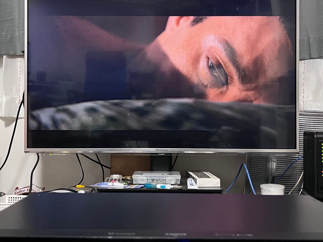 ULTRA HD 2TB 3番組録画　シャープBDレコーダー　BD-UT2100