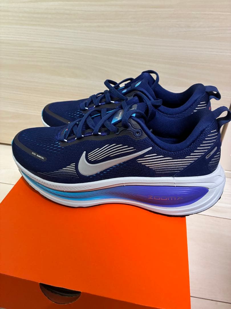 Nike Vomero 18 ネイビー　26センチ