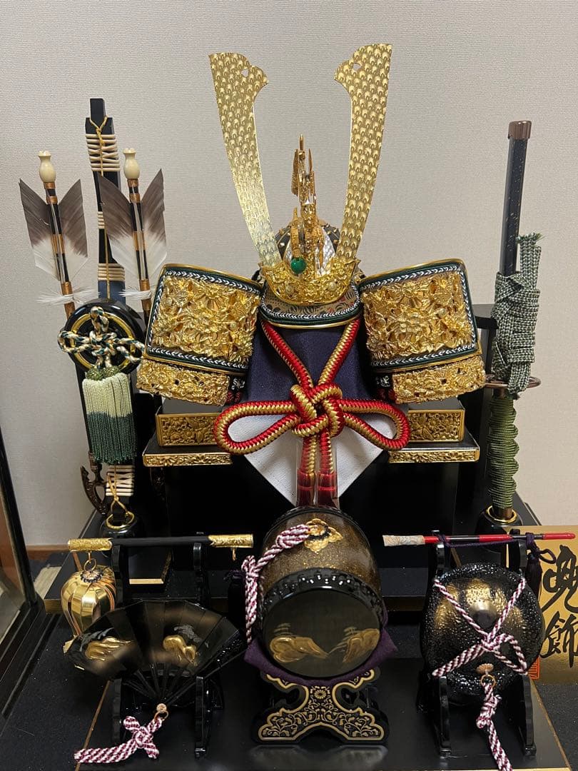 五月人形　兜　久月　オルゴール付き　ガラスケース　こどもの日