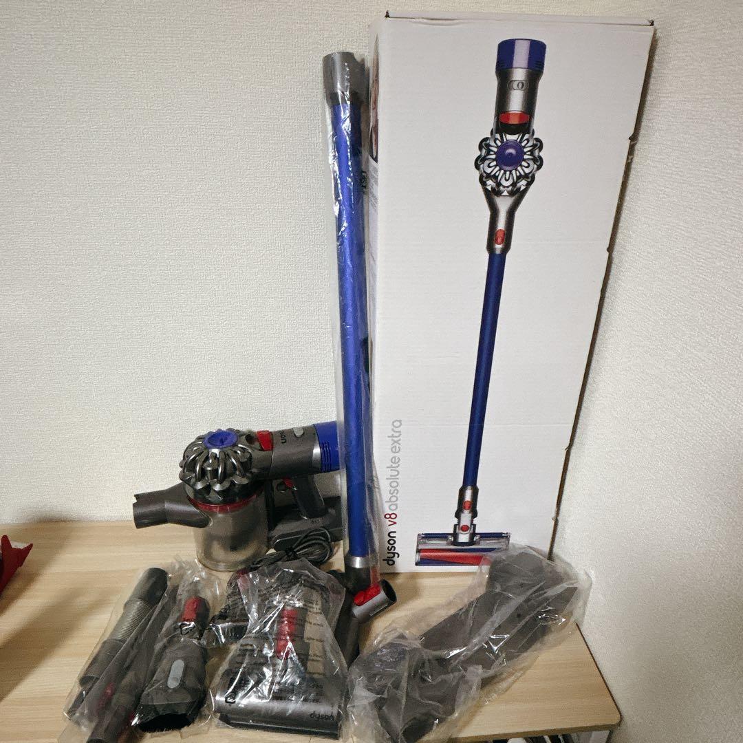 Dyson SV10 V8 コードレスクリーナー　本体　箱あり