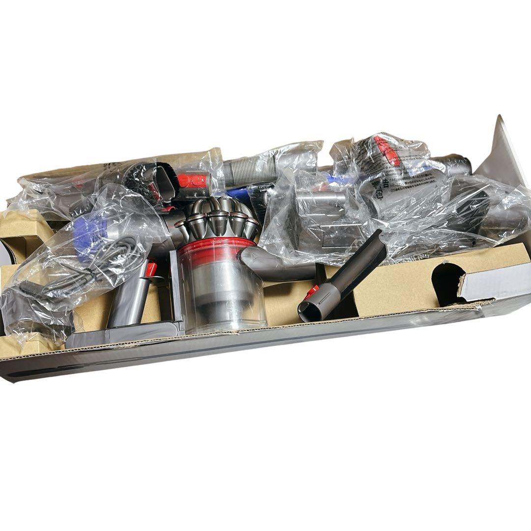 Dyson SV10 V8 コードレスクリーナー　本体　箱あり