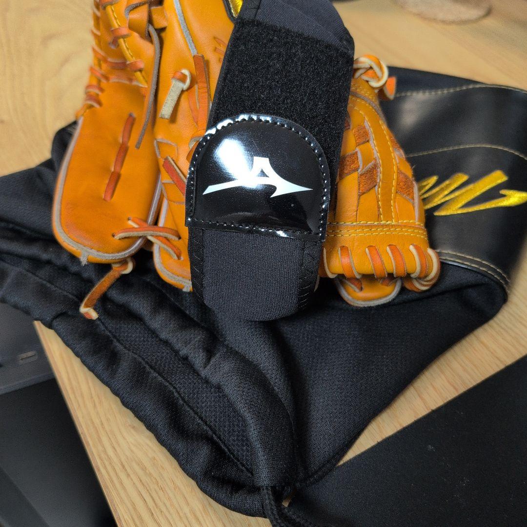 サ*ん様 美品1回使用のみ　型付済　ミズノプロ　一般軟式 内野手用　宮本慎也共同