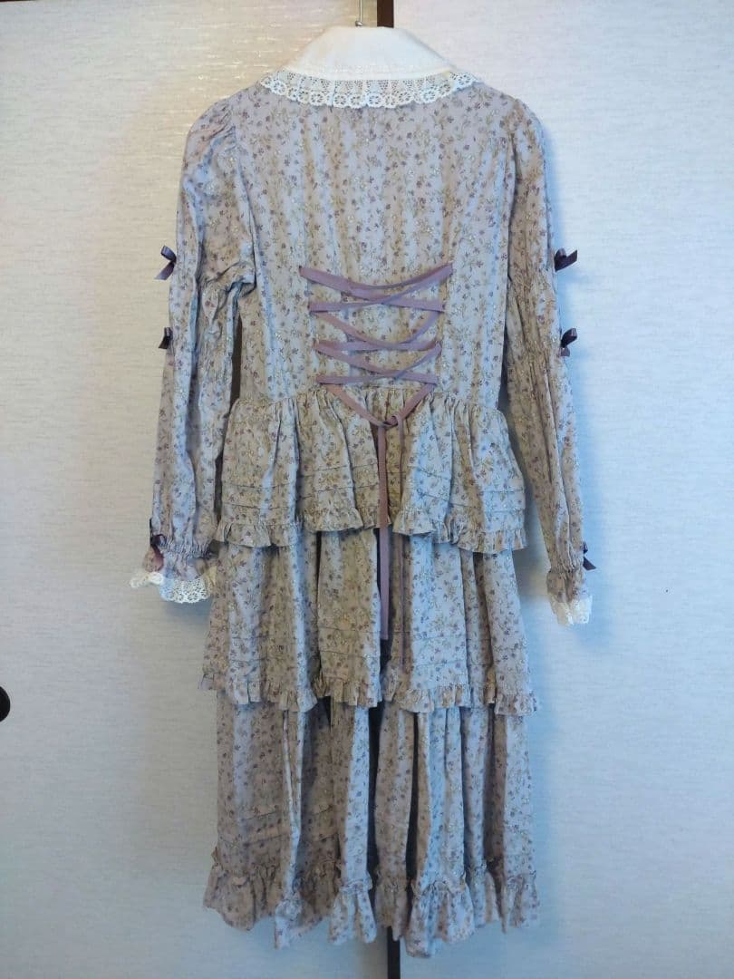 【祝日限定価格】イノセントワールド　すみれの宝石箱ドレス　生成×スミレ