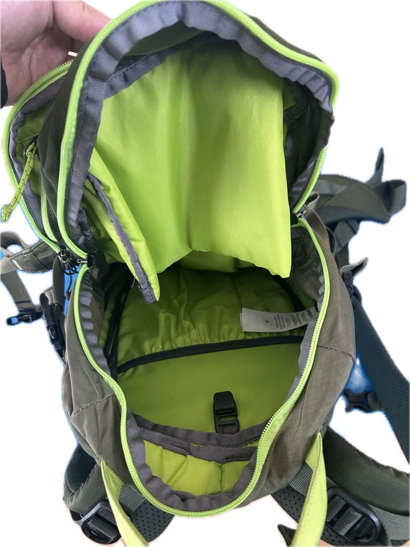 patagonia バックパック 30L ヘルメットホルダー付き（モンベル）
