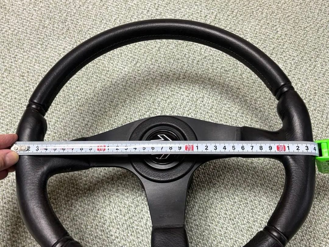 momo ステアリング・ハンドル本体 黒