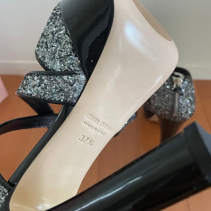 お値下げ　新品未使用　miu miu ミュウミュウ　グリッターサンダル　37.5