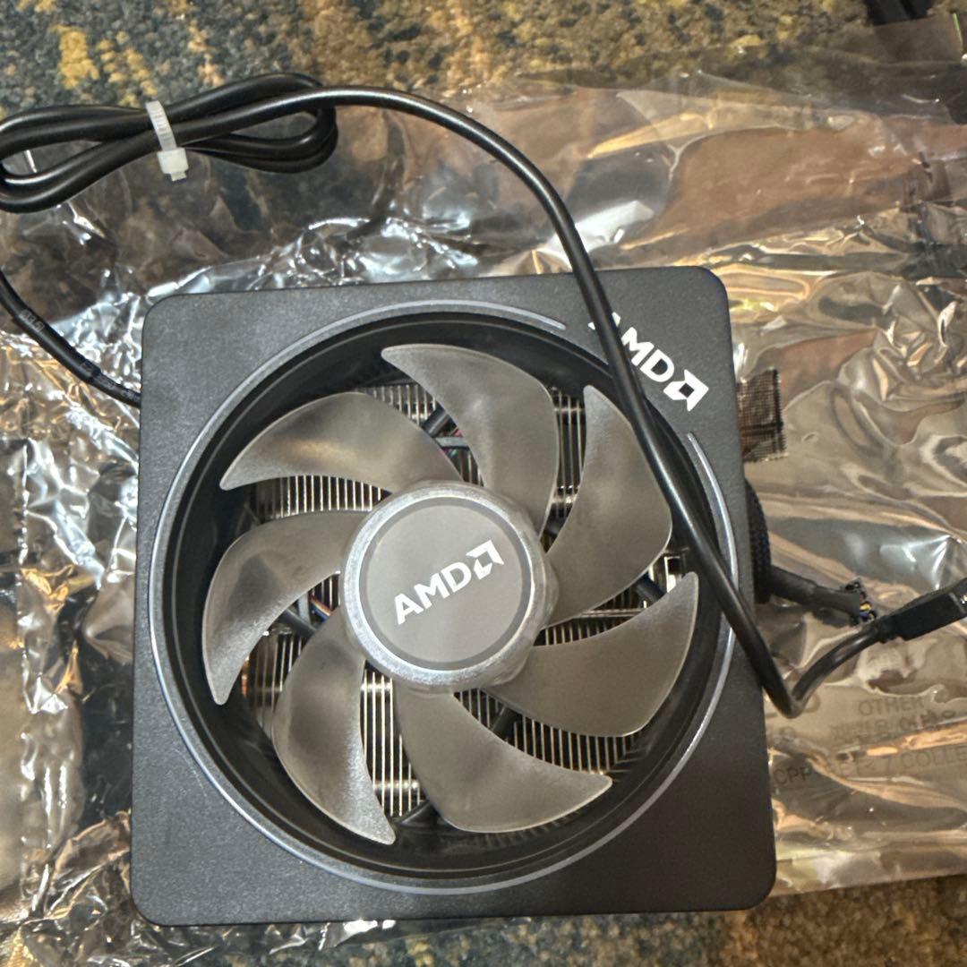 AMD Ryzen 7 3700x + クーラー