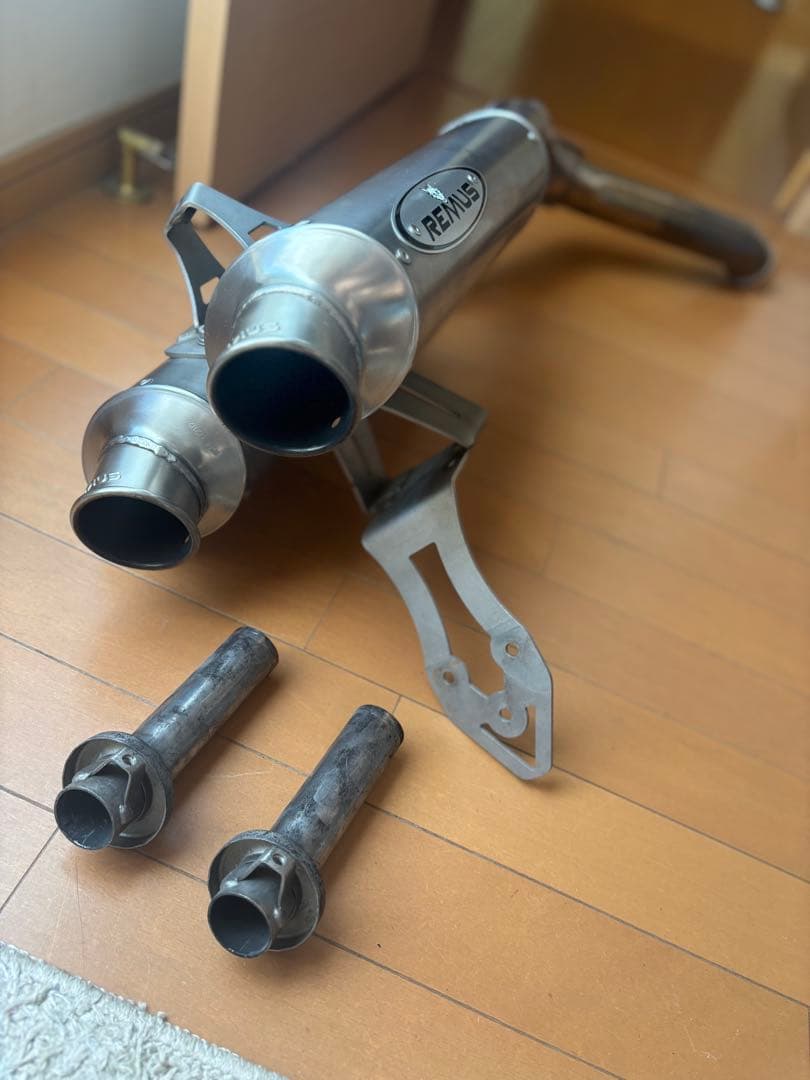 ジ*ン様 最終値下げドカティムルティストラーダ 1000DS/S REMUS製マ