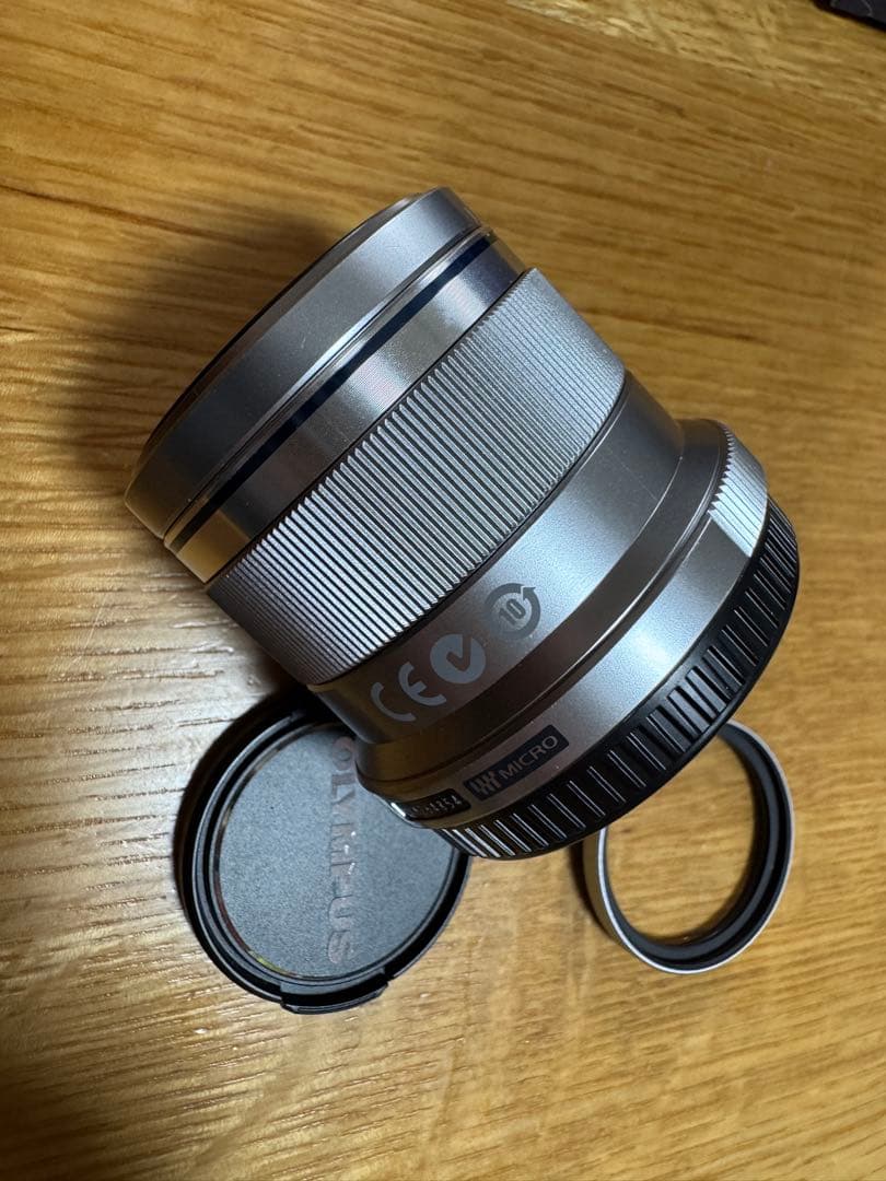 Olympus M.Zuiko 45mm F1.8 M43 レンズ mft