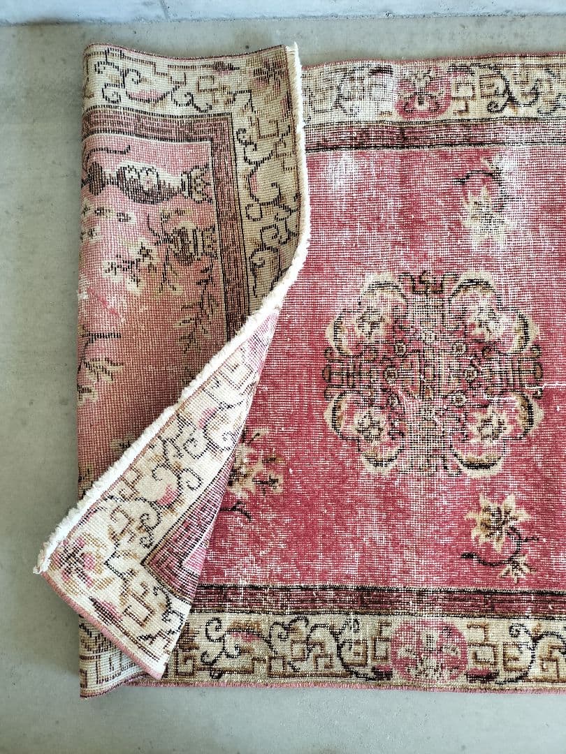 【ローズ】ローズレッドの上品シノワズリラグ　No.742