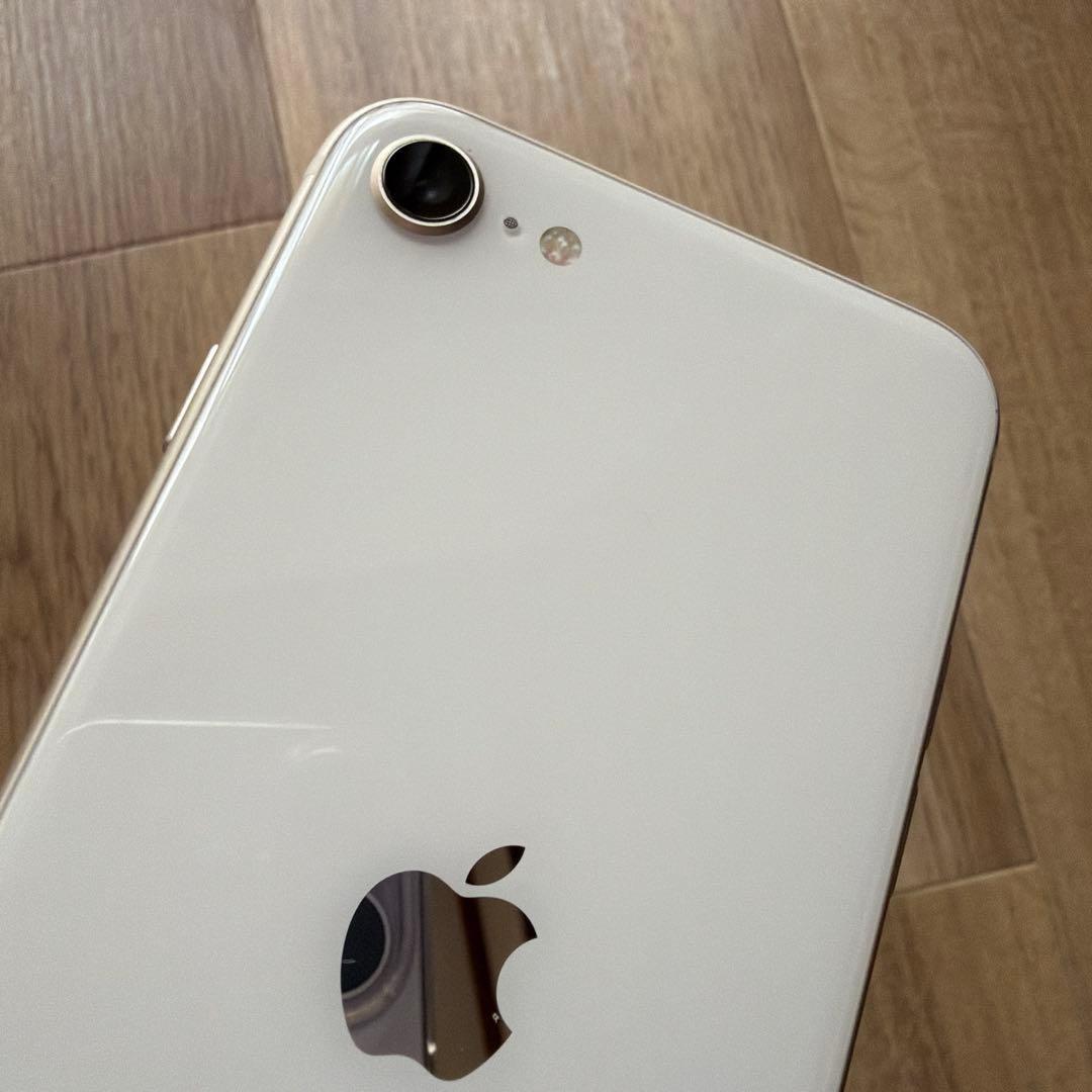 iPhone SE 第3世代 スターライト　SIMフリー　128GB 美品