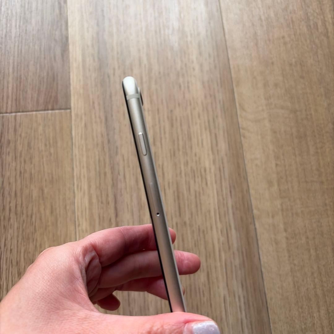 iPhone SE 第3世代 スターライト　SIMフリー　128GB 美品