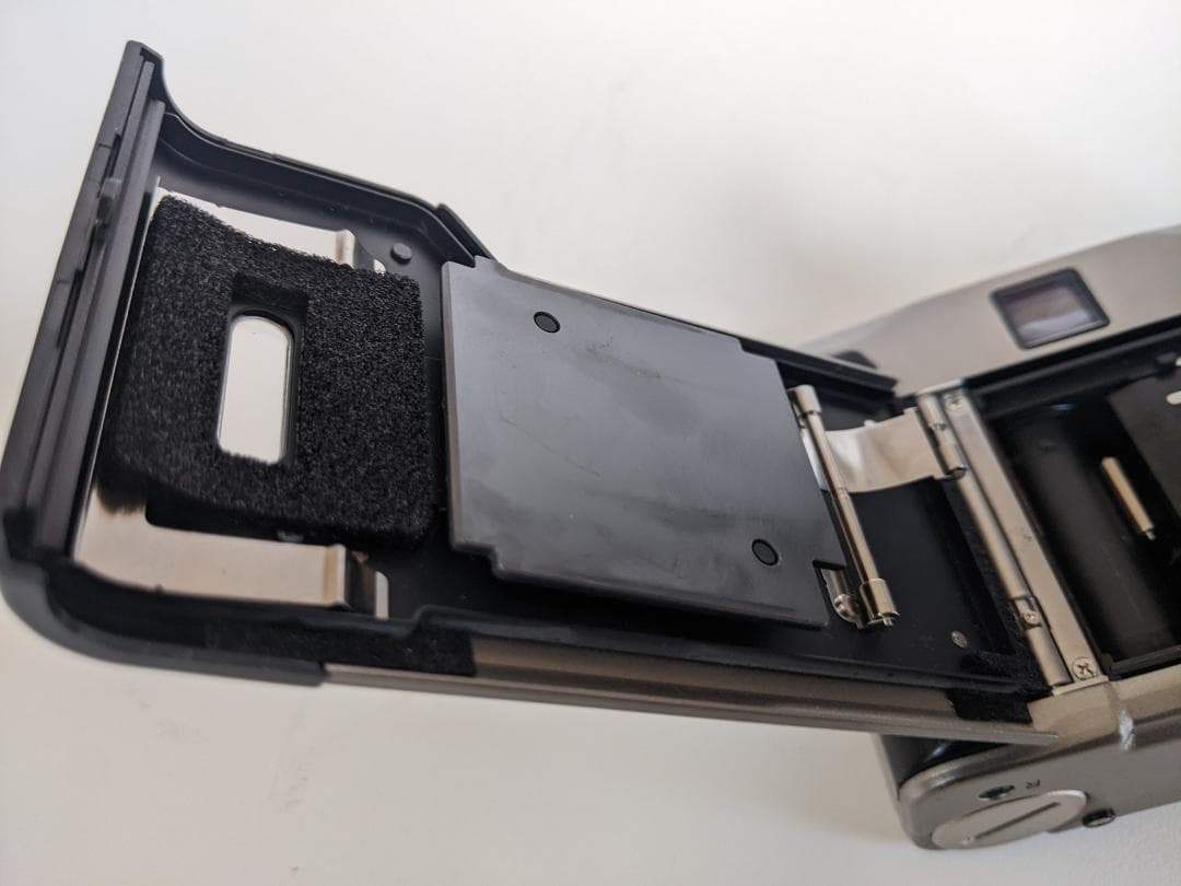 CONTAX TVS 初代　コンパクトフィルムカメラ