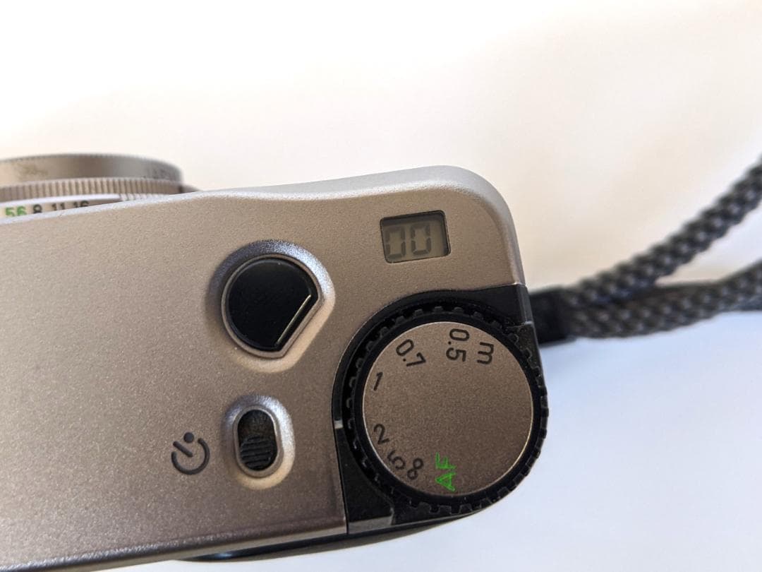 CONTAX TVS 初代　コンパクトフィルムカメラ