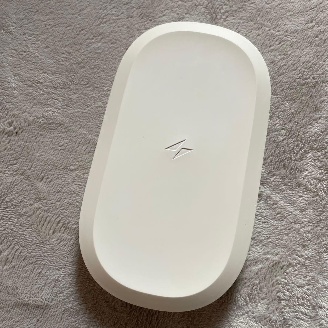 iXpand ワイヤレス　チャージャー