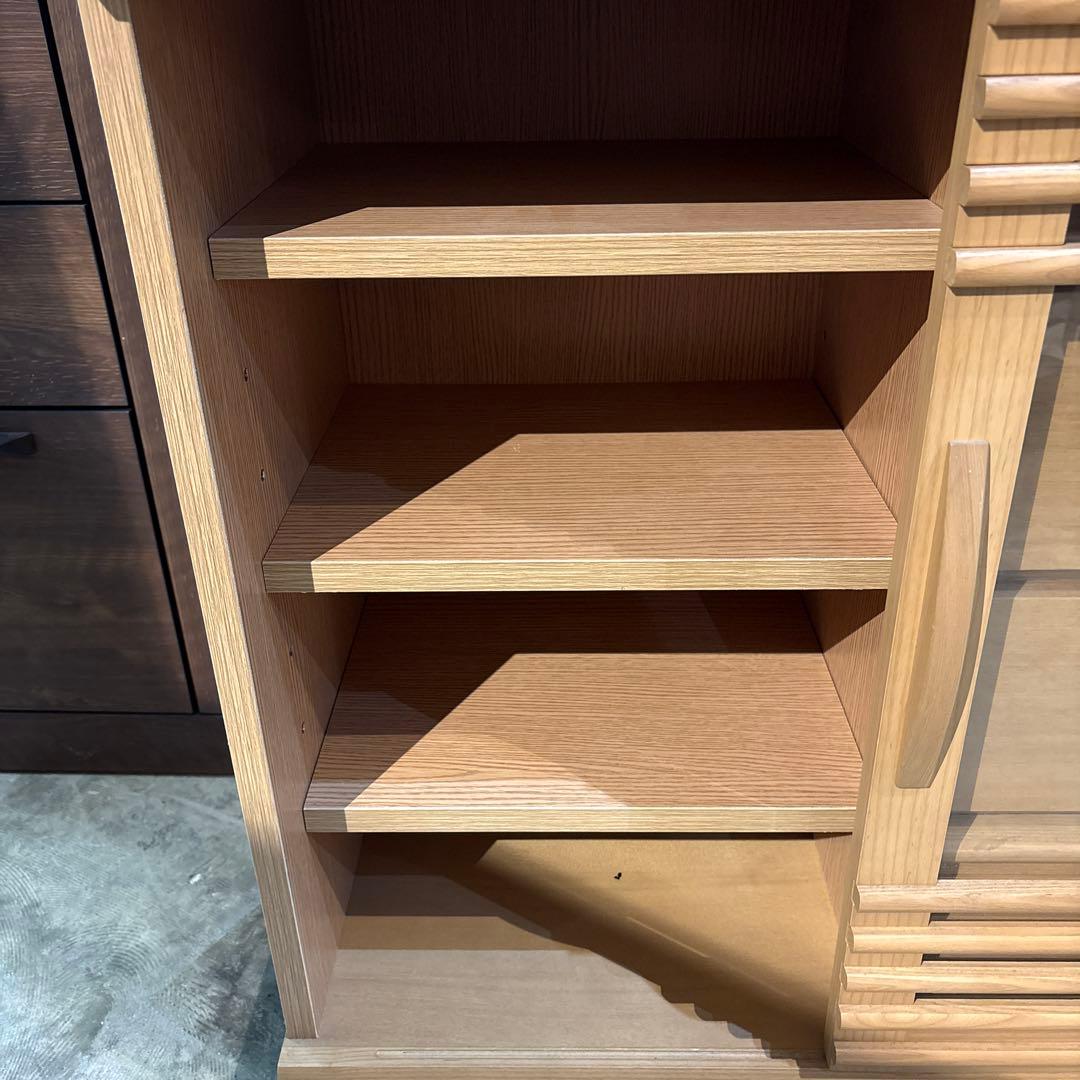 木製スリットデザインキャビネット