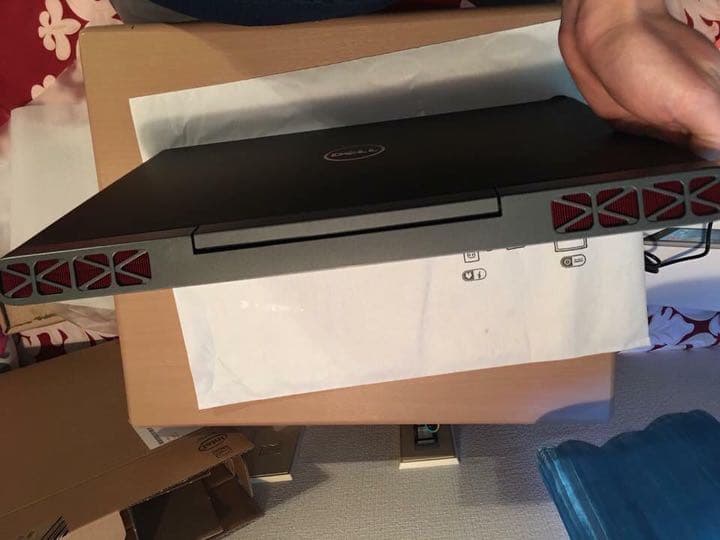 Windowsノート本体 Dell 7567