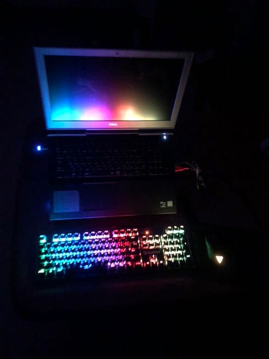 Windowsノート本体 Dell 7567