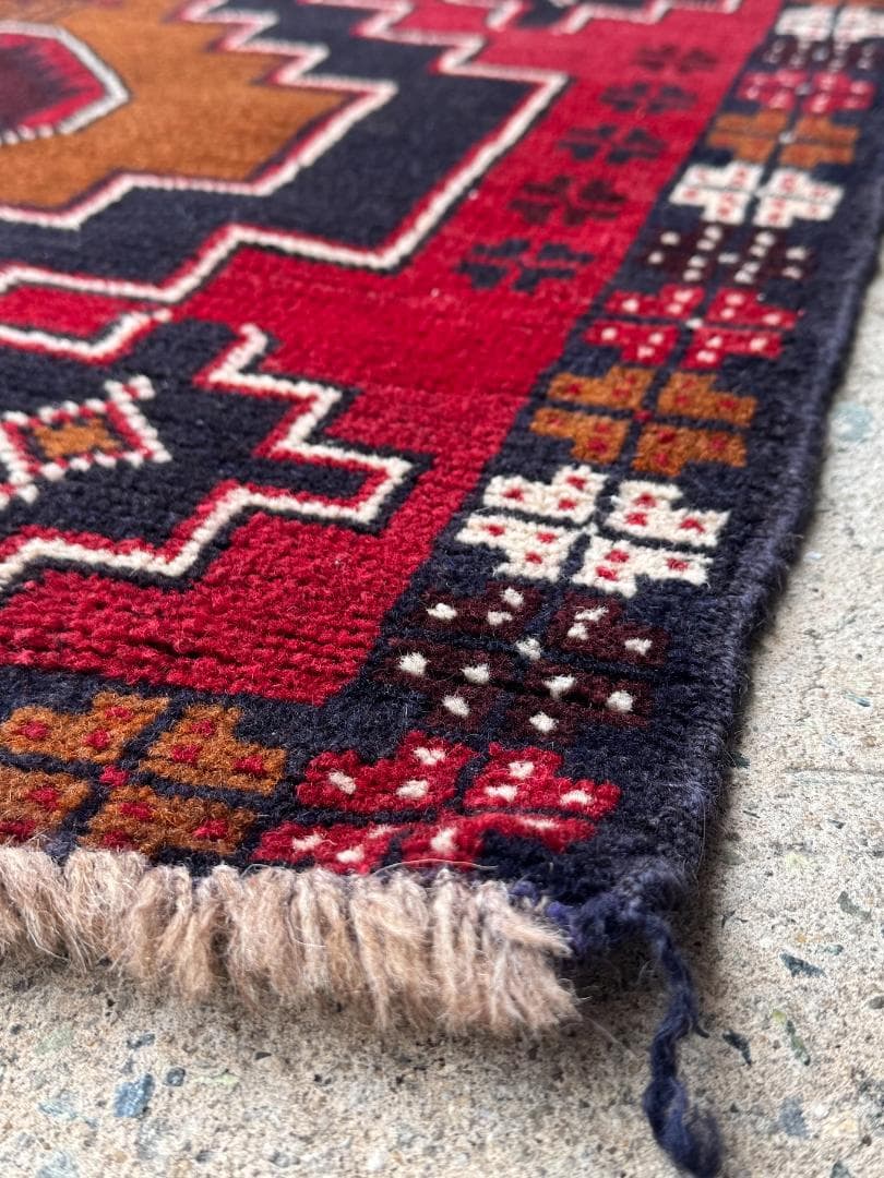 訳ありヴィンテージ　91×149cm　バルーチ族　トライバルラグ　手織り　ウール