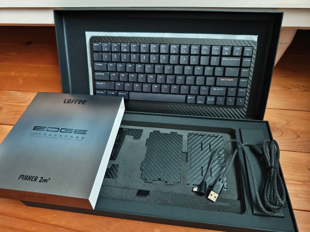 Lofree EDGE キーボード本体
