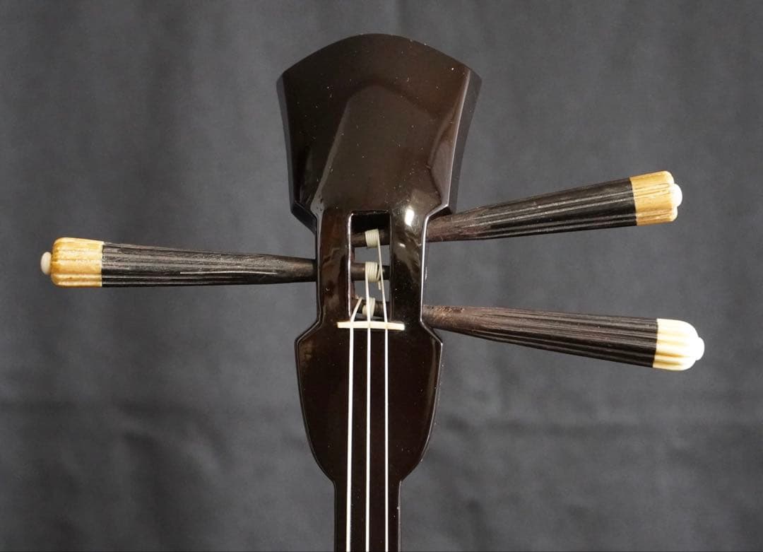 三線名工平良昌則作ヴィンテージ縞黒檀真壁型　当時のウルミ塗状態良し！本皮張！！