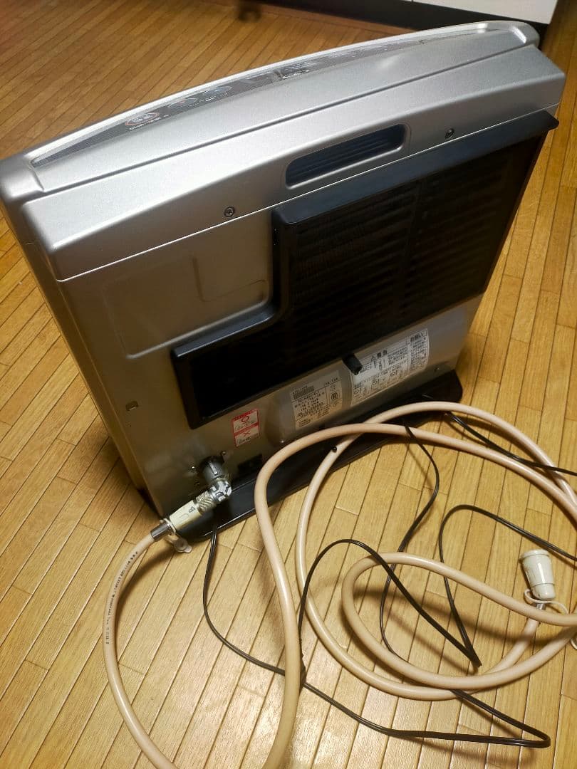 ガスファンヒーター シルバー デジタル表示