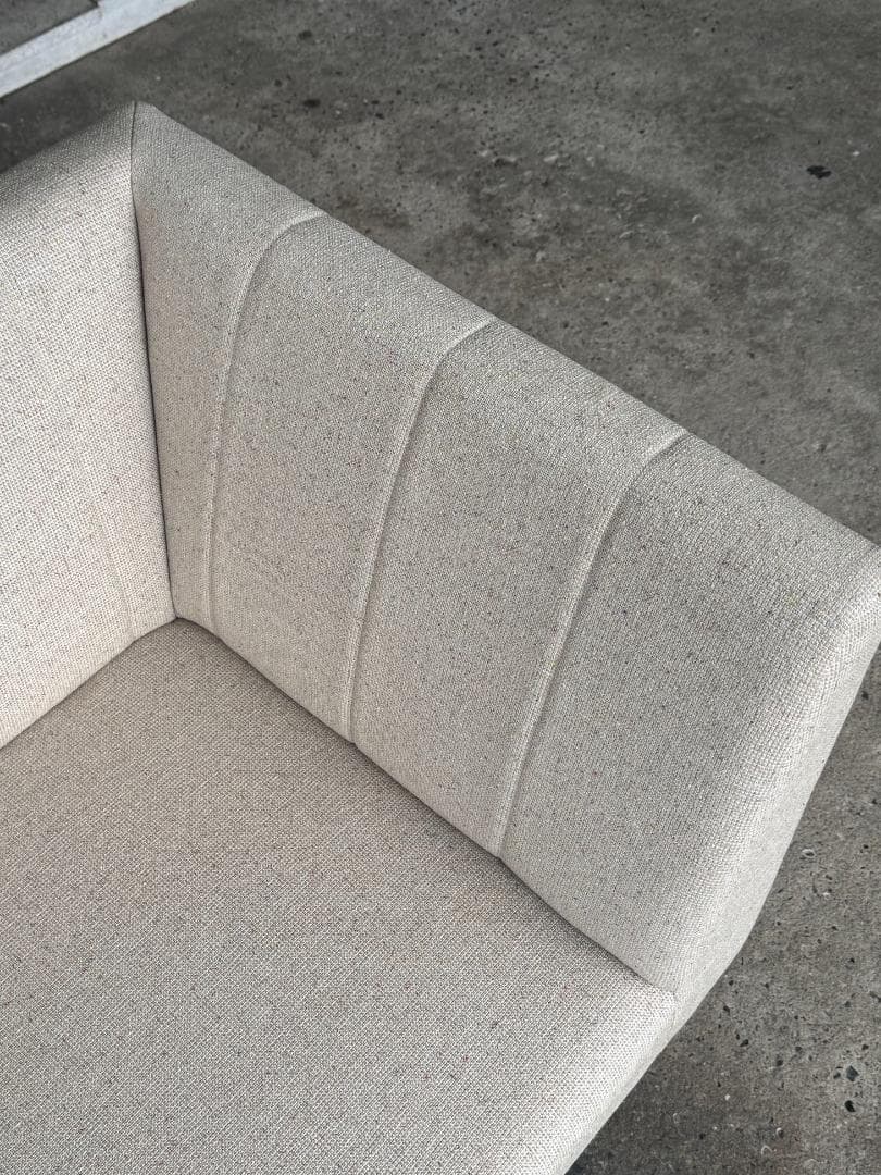 モデル展示未使用品 片肘ソファ ロクロ脚 CELINE 2人掛けソファ カロレ