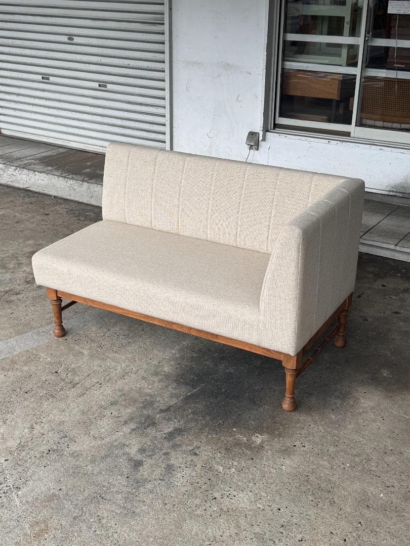 モデル展示未使用品 片肘ソファ ロクロ脚 CELINE 2人掛けソファ カロレ