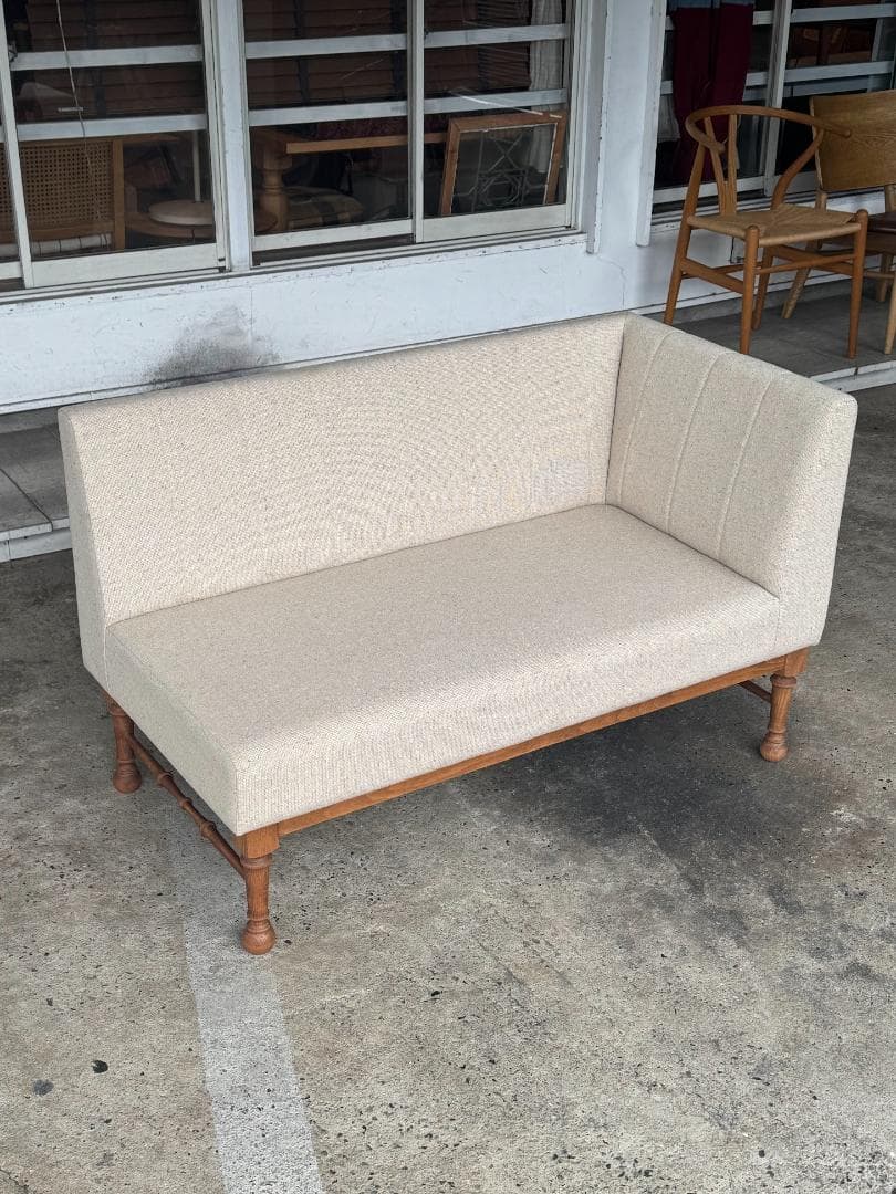 モデル展示未使用品 片肘ソファ ロクロ脚 CELINE 2人掛けソファ カロレ