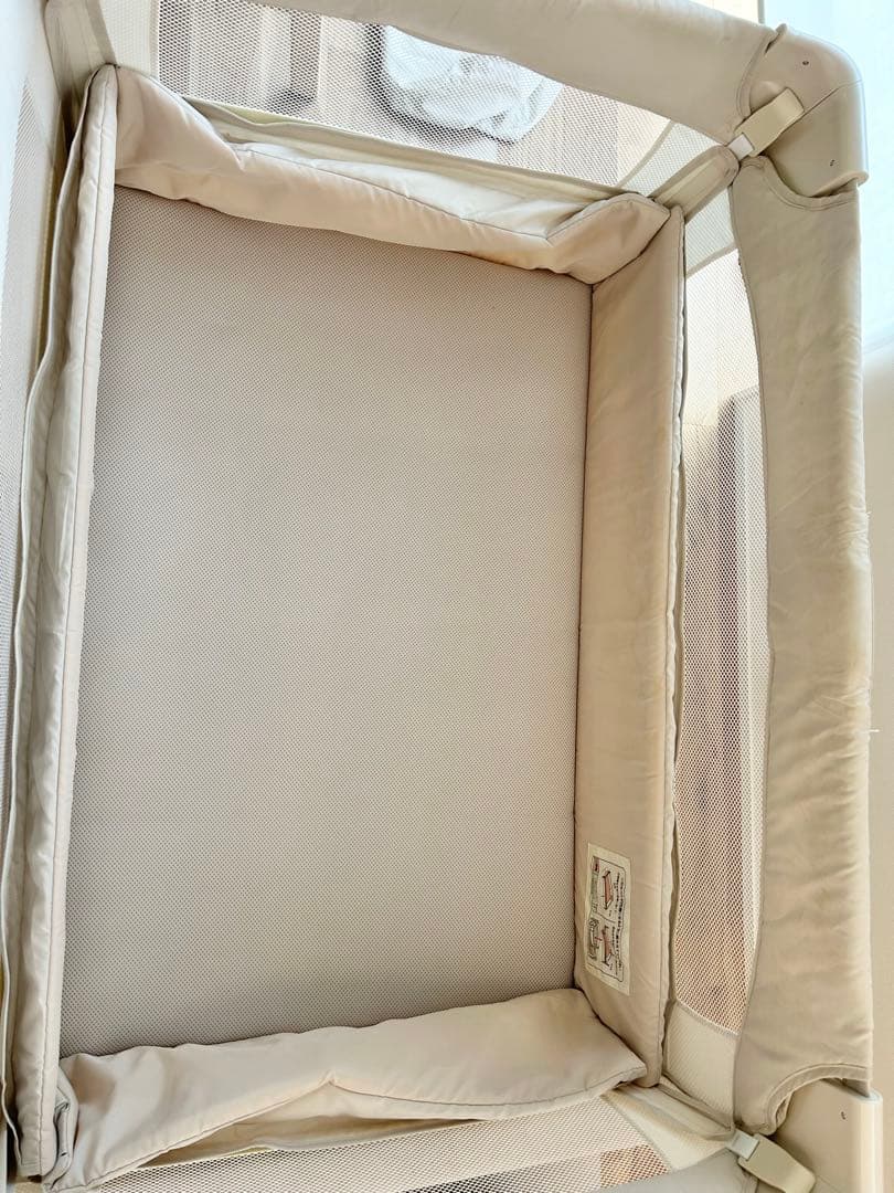 【美品】Aprica アップリカ ココネルエアー ホワイト 折り畳みベビーベッド