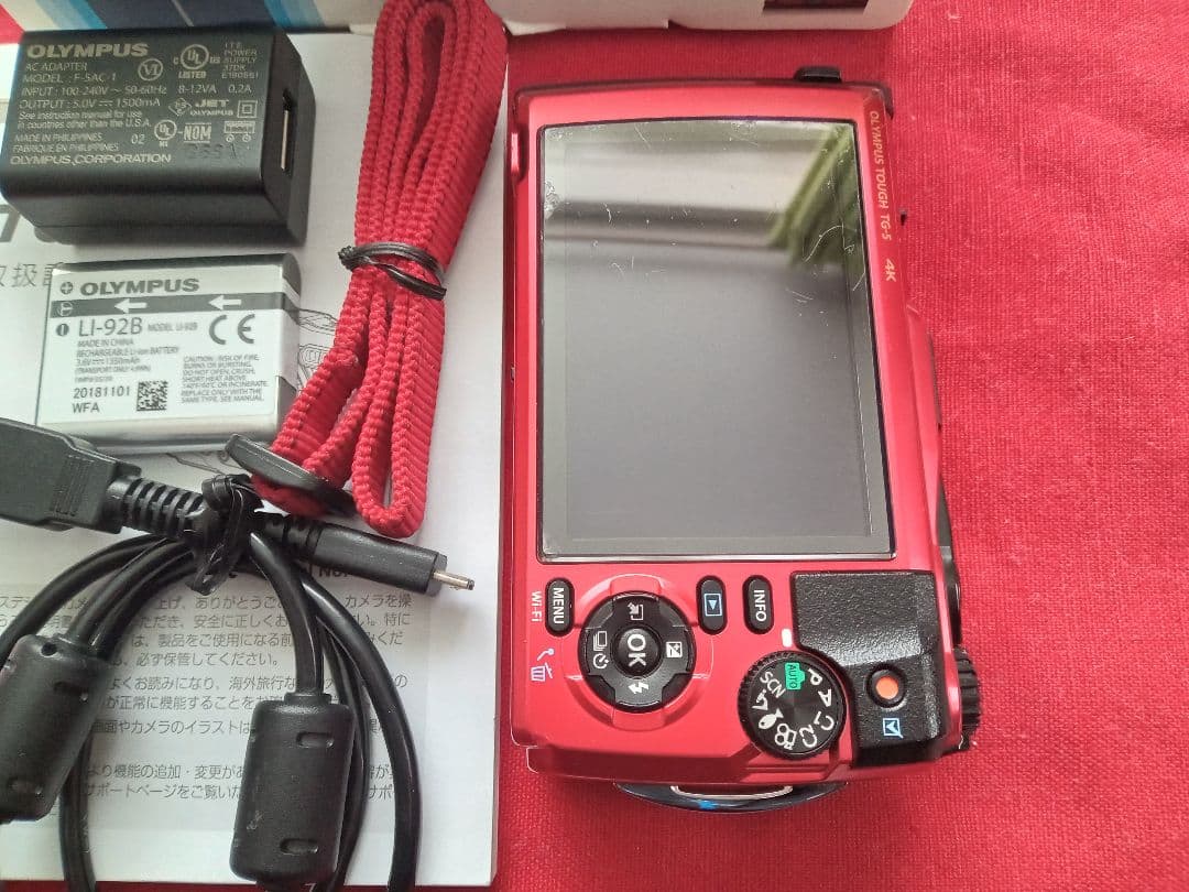 OLYMPUS　TG-5 レッド