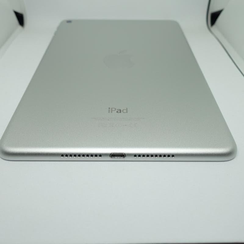 Apple iPad mini 4 128GB Wi-Fi シルバー