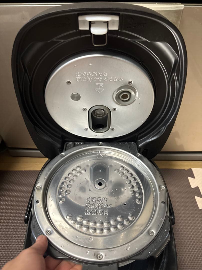 TOSHIBA 真空圧力IHジャー炊飯器 RC-10VRV-K-2023年製