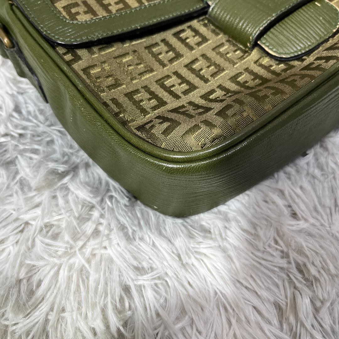 [大人気]　フェンディ　FENDI　ショルダーバッグ　総柄　レザー