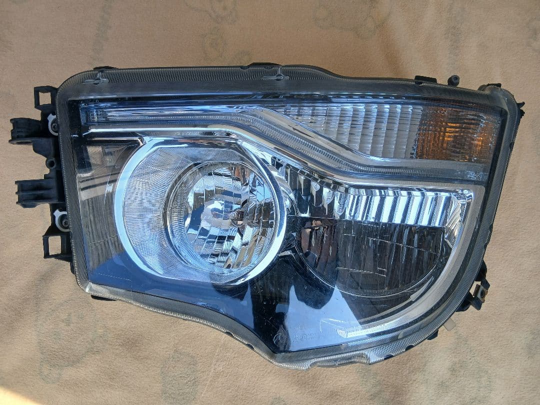 ふそうスーパーグレートヘッドライト