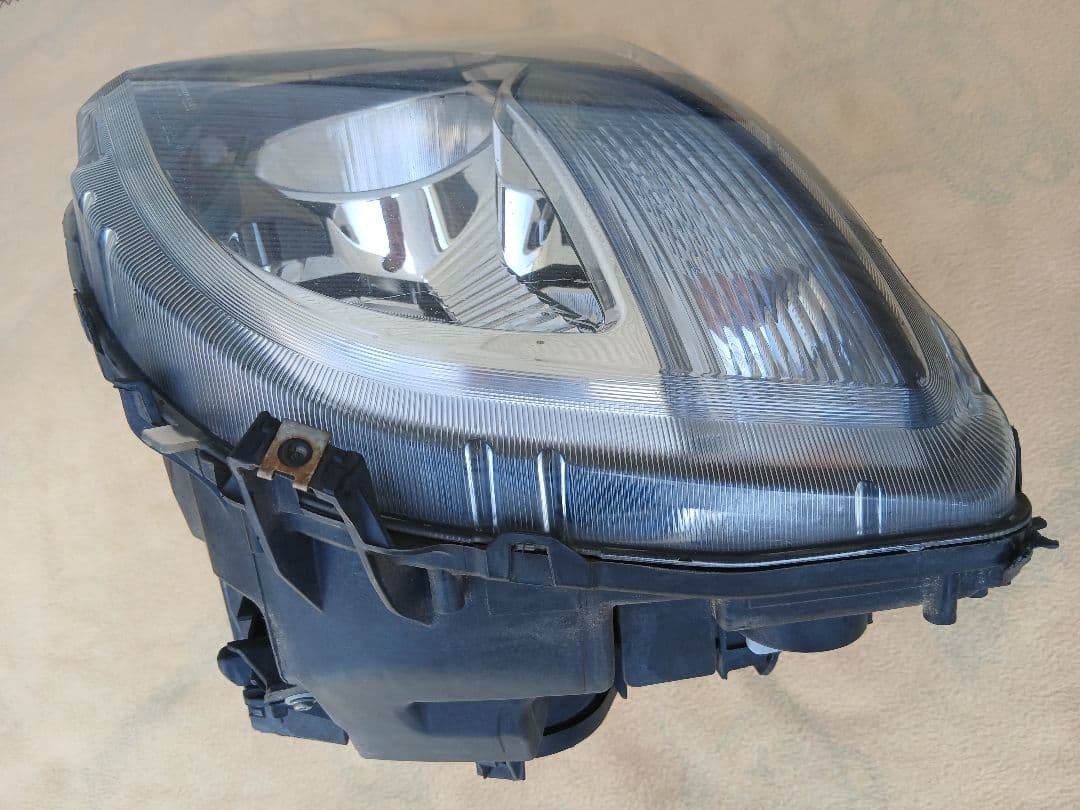 ふそうスーパーグレートヘッドライト