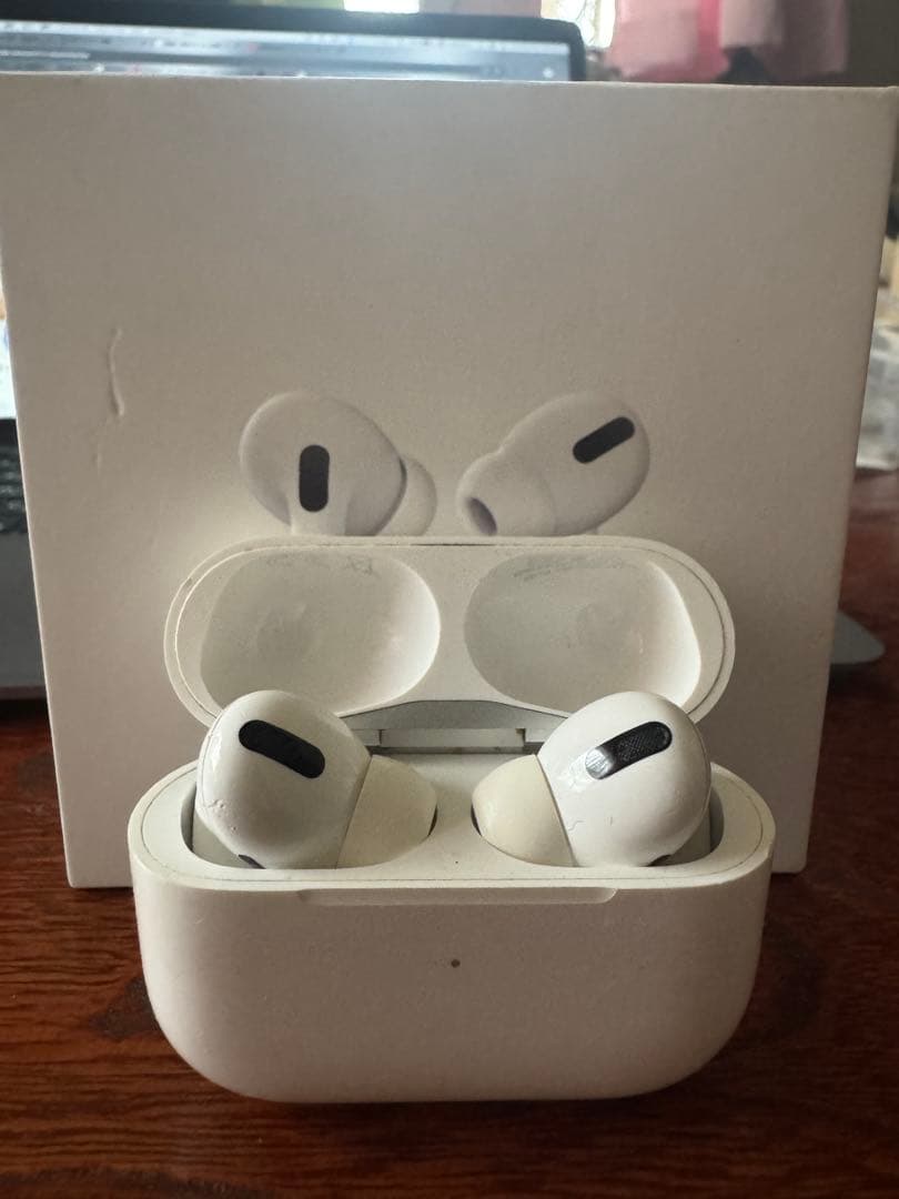 初代AirPods Pro MWP22J/A 充電ケース付き