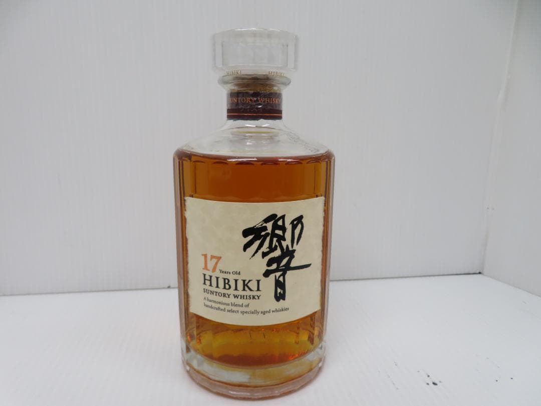 Hibiki　サントリーウイスキー　響　17年　未開栓　　　　　　　　　　038