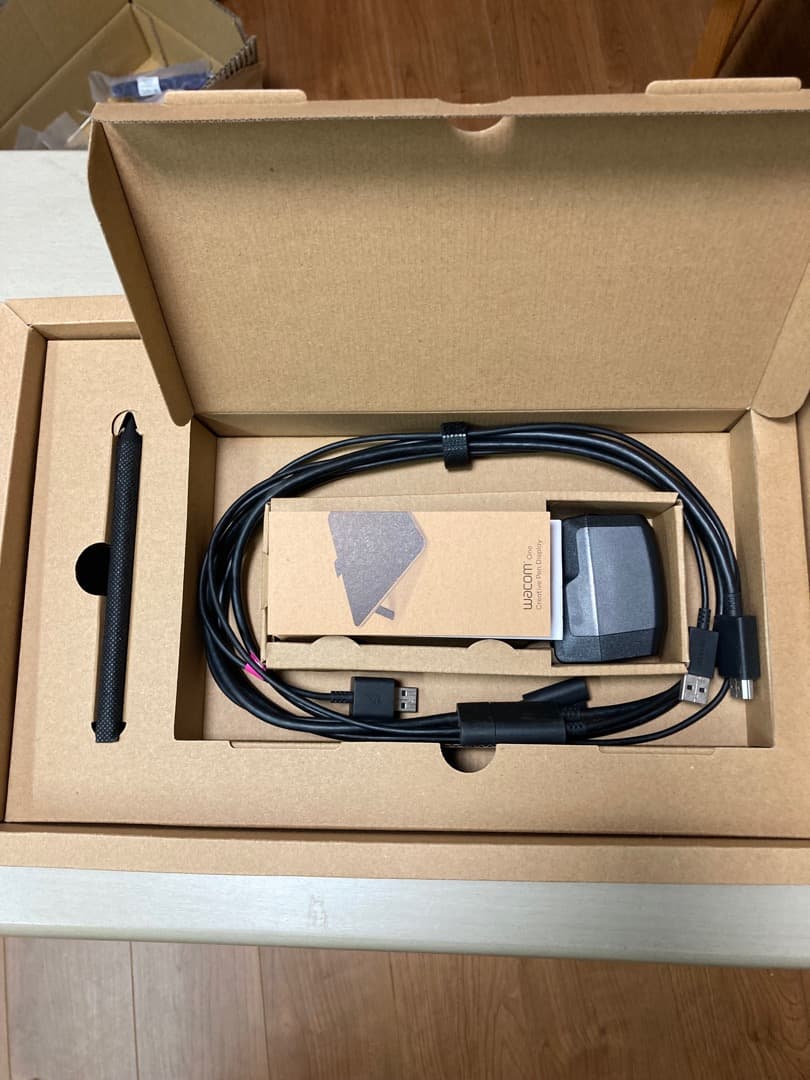 Wacom One Creative Pen Display 本体　13.3型
