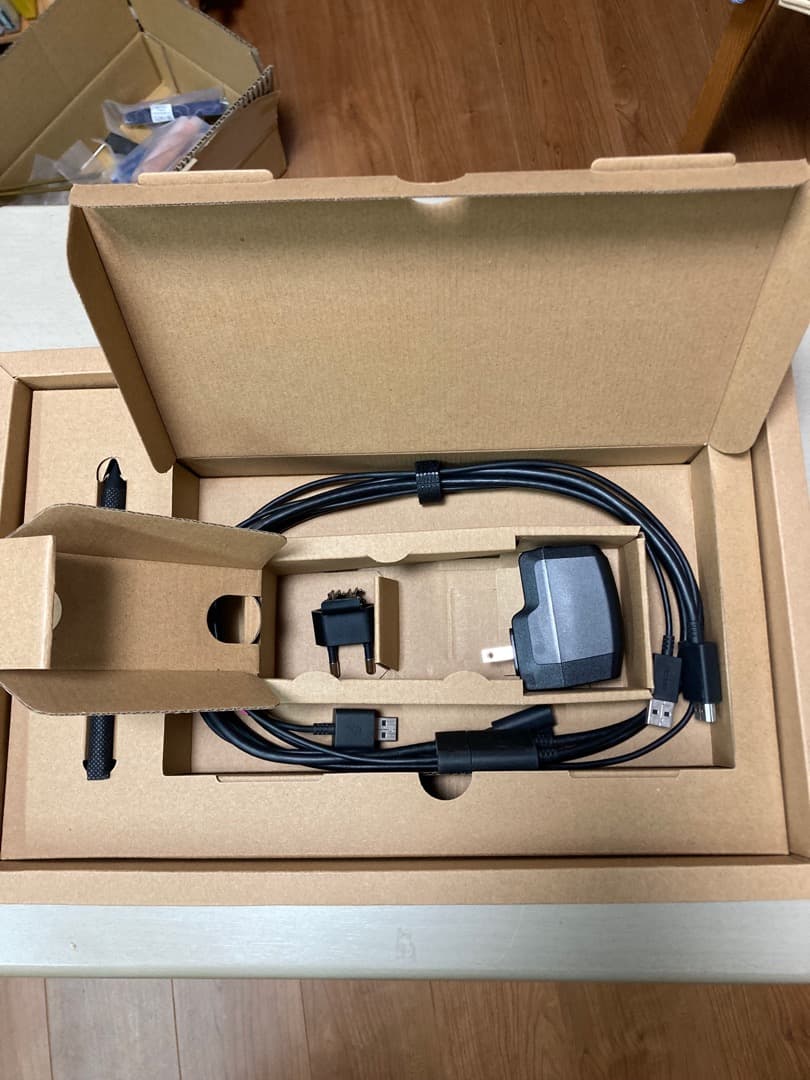 Wacom One Creative Pen Display 本体　13.3型