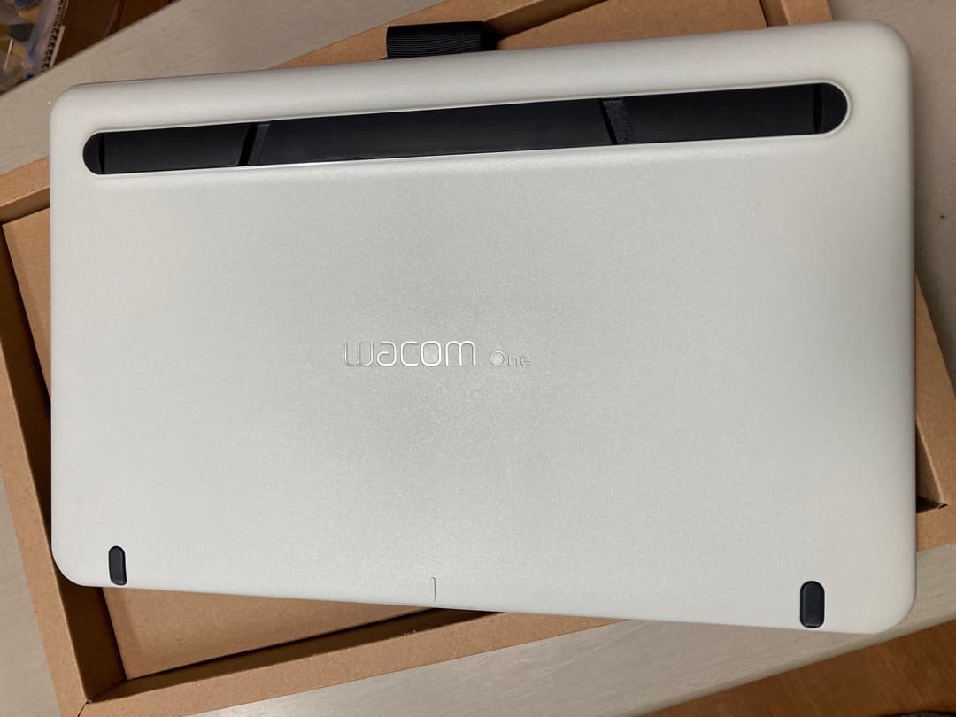 Wacom One Creative Pen Display 本体　13.3型
